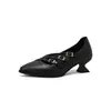 Fivela de cinto retrô sapatos femininos romanos bico fino boca rasa sapatos de camada única sapatos de salto médio 40-48 tamanho grande sapatos de comércio exterior Amazon