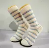 Calcetines de media pantorrilla adelgazantes para primavera y otoño, absorbentes de sudor, transpirables, calcetines de algodón para mujer sin costuras, calcetines a rayas de bloques de color estilo coreano, calcetines largos grises
