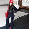 Conjunto Outono e Inverno para Meninas 2026 Novo Casual Estilo Coreano Crianças Médias e Grandes Conjunto de Moletom com Capuz e Calça de Moletom com Xale Listrado