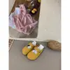 Sapatos Tamanco Birkenstock para Mulheres, Meias-Pantufas Fechadas de Solado Grosso, de Calçar com Fivela de Metal, Novo Modelo Primavera 2026