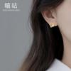 Hee goo E1234 Aretes de perlas de moda de plata S925 para mujer, aretes simples y creativos, aretes de corona de mariposas ins