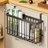 Estante de almacenamiento para cocina, organizador interior para puerta de gabinete, portarrollos de film transparente y bolsas, canasta colgante, organizador de pared para jengibre, ajo y especias