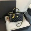 Bolso Pequeño para Mujer 2025 Nuevo Diseño de Nicho Bolso Caja Rombo Bolso Cruzado con Cadena Estilo Chanel Bolso Cubo Portátil