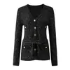 Cardigan de Comprimento Médio Chic de Alto Padrão com Decote em V, Lantejoulas Douradas, Bolso com Lapela, Estilo Socialite Francês, Outono/Inverno 2026