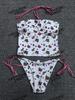 Lindo Bikini sin Tirantes con Estampado de Fresas para Mujer Verano 2026 Nuevo Estilo Puro Deseo con Cordón Dos Piezas Traje de Baño Adelgazante que Disimula el Vientre