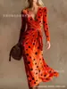 Vestido Transfronteiriço Novo Estilo com Decote em V e Mangas Longas com Elementos de Impressão Digital 3D, Saia Fashion e Personalizada para Marcar a Cintura para Mulheres