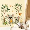 Hs4502Q Pegatina de Pared Koala Compañero Sanador de Eucalipto Acuarela Koala Lindo Sosteniendo Tarro de Miel Mariposa Pegatina Decorativa