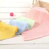Toalla cuadrada pequeña de fibra de bambú 25*25 toalla para babas de bebé toalla para niños de jardín de infantes toalla cuadrada de fibra de bambú venta al por mayor de fábrica