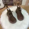 Botines retro de punta redonda para mujer que aumentan la altura, estilo nuevo de invierno 2026 a la moda, forrados de felpa, engrosados para abrigar, resistentes al frío y visualmente adelgazantes