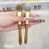 Pincel de Blush Iluminador Blanco con Forma de Corazón para Maquillaje Localizado, Iluminador Mate para el Centro del Rostro, Pincel de Maquillaje de Pelo Animal de Cangzhou