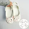 Versáteis tamancos estilo francês, delicados, com acessórios DIY: uma série de pérolas com designs florais tridimensionais e enfeites de corrente removíveis
