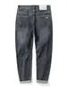 Roupas Masculinas Fengshe / Novo Estilo Primavera e Outono 2026 Calças Jeans Finas Macias com Estampa Inglesa Nove Pontos Slim Fit Tendência Versátil