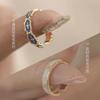 Anillo de esmalte con temperamento para mujer, diseño de nicho de circonita verde pavo real, anillo de dedo índice de lujo accesible y moderno con arte.