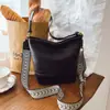 Nova Bolsa Saco Retro Simples Outono/Inverno 2025 Feminina de Alta Qualidade Elegante Grande Capacidade Estilo Coreano Casual Bolsa Transversal
