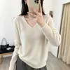 Suéter com decote V e lantejoulas para mulheres, novo estilo outono e inverno 2026, com gravata borboleta, cores contrastantes, caimento solto, malha afina e rejuvenesce