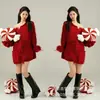 Estudio Fotográfico Nuevo Tema de Año Nuevo Traje Rojo Atmósfera Chica Dulce Interior Foto Fotografía Arte Foto Ropa