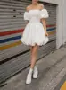 Vestido de novia ligero estilo coreano con diseño sin tirantes, mangas abullonadas sencillas, tela de tafetán, adecuado para fotografía de viajes al aire libre, temática de bosque, ultra etéreo, para compromiso y registro, con una falda voluminosa