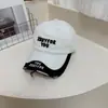 Boné de Baseball Color Block com Bordado de Letras Desgastado para Mulheres, Moda Americana Versátil para Primavera e Verão Que Faz o Rosto Parecer Menor