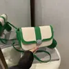 Nova Bolsa Sela Versátil de Cor Contrastante de Alto Valor Moda Feminina Verão 2025 Textura Costura Ombro Único Transversal Bolsa Tendência