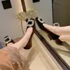 Versão em Pele de Ovelha~Em Estoque para Entrega Imediata, Sapatos de Salto Alto Bico Redondo com Fivela de Diamante Brilhante Luxuosa, Sapatos de Camurça Rasos Confortáveis com Salto Grosso para Mulheres