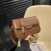 Bolsas Pequenas da Moda deste Ano para Mulheres, Versátil para o Verão, Nova Bolsa Transversal da Moda 2026, Bolsa Quadrada Pequena Popular Acolchoada de Ombro Único