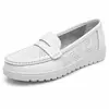 Directo de fábrica, nuevos mocasines planos de primavera/verano de talla grande, zapatos casuales huecos para mujer, mocasines, zapatos de suela de goma para mamá