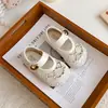 2026 Nuevas Sandalias de Verano Moda Zapatos de una sola pieza de dos vías Encaje Hueco Niñas Primavera Otoño Tejidos Transpirables Delgados Zapatos Mary Jane