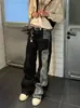 Jeans largos de pierna recta holgados estilo retro americano con patchwork negro y gris y estampado integral de estrellas, estilo callejero para hombre