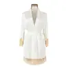 Robe de Cetim com Renda Estilo Francês Leve de Verão com Amarração na Cintura Decote V Roupão Feminino Sexy Camisola 422