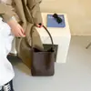 Otoño 2026 Nuevo Simple y Elegante Versión Coreana Tejida para Viaje de Negocios Gran Capacidad Bolso de Hombro a la Moda