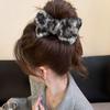 Laço de Pelúcia Dupla Face Estampa de Leopardo Cabelo Estilo Academia Clip Tubarão para Parte Traseira da Cabeça Outono e Inverno Retrô Elegante Acessórios de Cabelo Atacado