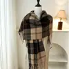 Cachecol de Mohair Feminino, Estilo Coreano, Luxo Leve, Toque de Alta Qualidade, Xale Quente Xadrez de Faux Cashmere para Outono e Inverno, Aquecedor de Pescoço Versátil para Casais