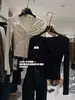 Camiseta de Manga Larga con Lunares, Cuello en V, Estilo Temperamento Chica Picante, Adelgazante, Nuevo Estilo Otoño Dongdaemun Coreano, Top para Mujer