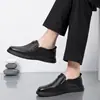 Atacado do Fabricante Sapatos Casuais de Couro Bovino de Primeira Camada, Sapatos de Couro Genuíno, Sapatos de Couro para Negócios, Sapatos Masculinos Absorventes de Suor e Respiráveis, Couro Genuíno