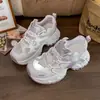 Zapatos Casuales de Dos Correas Estilo Nuevo 2026 Tenis Versátiles Zapatos Blancos Fáciles de Combinar para Primavera y Verano, Elegantes y Super Cómodos