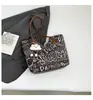Bolsa Tote de Mão com Grafite para Mulheres Nova Coleção Primavera/Verão 2026 Bolsa de Ombro Casual Grande Capacidade Bolsa de Axila Bolsa Transversal