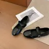 Sapatos Mary Jane femininos, versáteis, novo estilo retrô francês em camurça, primavera e outono 2026, sapatos rasos coreanos com estampa de leopardo para mulheres