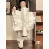Botas femininas longas de bico fino na cor branca, estilo retrô, com salto alto grosso, 2026 nova coleção outono, caimento slim, versáteis, estilo western, para usar com calça