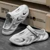 Zapatos de Agujero de Coco para Hombre Verano Ropa Exterior Sandalias Deportivas Casuales con Sensación de Mierda y Excremento Sandalias Antideslizantes para Playa y Vadeo