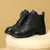 Botas Chelsea estilo britânico femininas, nova coleção primavera/outono 2026, design emagrecedor, confortável estilo com cadarço, salto grosso, salto médio, botinhas femininas