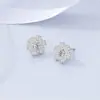 Pendientes de botón de flor con incrustaciones de circonita de plata de ley 925 para mujer Venta caliente de comercio exterior Sentido de diseño tridimensional Adornos de pendientes de lujo ligero Fabricante