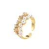 Anel de Pérola Brilhante com Design Vazado de Luxo Leve Estilo Francês para Mulheres, Único e Elegante, Sensação de Alto Padrão, Personalidade Distinta, Joia Versátil