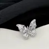 Super Brillante Zircón Mariposa Grande Ear Cuff para Mujer Sin Perforaciones, Nuevo Modelo 2026, Gancho de Oreja de Lujo Ligero de Alta Gama, Pendientes Exagerados Estilo Hada