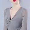 Moda Feminina Nova Primavera e Outono Sexy Decote V Profundo Manga Longa Slim Fit Design Cruzado T-shirt de Renda para Mulheres
