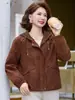 Nueva colección de otoño: chaqueta corta para madres bajitas, chaqueta con capucha holgada e informal para mujeres de mediana edad y mayores, adecuada para primavera y otoño