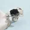 Anillo Abierto de Aleación con Perlas, Estilo Flor de Té de Fragancia Pequeña Europea y Americana, Diseño Simple Único Creativo