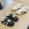 Zapatillas de entrenamiento alemanas para niños, nuevo lanzamiento de otoño 2026, ligeras, versátiles, casuales para niños, con rayas, suela blanda, zapatillas Forrest Gump para niñas