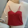 Camisola versátil de verano para chica atractiva con tirantes finos, color liso, hermoso diseño en la espalda, con copas en el busto, se puede usar como prenda exterior o como capa base
