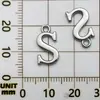 Aleación de Zinc 26 Letras Mayúsculas del Alfabeto Inglés A-Z Colgante Pequeño Pulsera DIY Collar Llavero Accesorios de Joyería Colgante