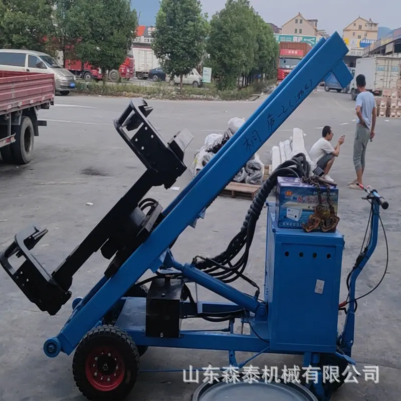 墙板安装机带夹具2
